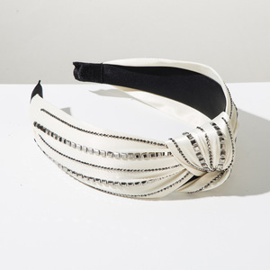 ที่คาด<span class=keywords><strong>ผม</strong></span>ผ้าซาตินประดับเพชร<span class=keywords><strong>ทรง</strong></span>บาร็อค ขอบกว้าง ประดับคริสตัลหรูหรา สไตล์เรโทร สำหรับงานปาร์ตี้ งานแต่งงาน และเต้นรำ - Product Image 5