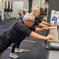 Traje EMS para el Envejecimiento Activo, Solución para el Mantenimiento Muscular para Entrenamiento en Gimnasios EMS y Miembros Mayores