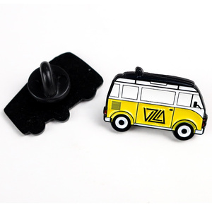 <span class=keywords><strong>Épingles</strong></span> en émail de camion de voitures de sécurité incurvées cadeaux en métal bon marché en vrac personnalisés vente de gros - Product Image 3