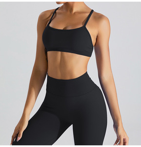Soutien-gorge de sport pour femme à col carré, dos croisé réglable, fines bretelles spaghetti, coussinets amovibles, pour Pilates et fitness à faible impact - Product Image 1