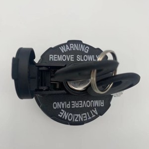 ฝาปิดถังน้ำมันแบบมีกุญแจ รุ่น 31010-4EA10 ทำจากพลาสติก สำหรับฝาถังน้ำมันรถยนต์รุ่นใหม่ - Product Image 2