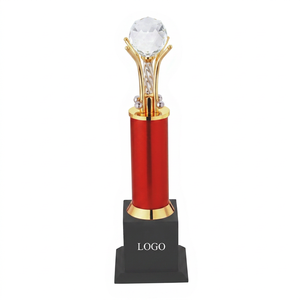 Trofeo de diamante metálico personalizado para ocasiones especiales. Trofeo de logro personalizado diseñado para funciones de premiación memorables. - Product Image 1