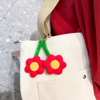 Porte-clés tendance pour filles, fleur rouge en peluche, animal en peluche doux, breloque en coton, cadeau personnalisé mignon