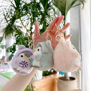 2024 mới tùy chỉnh nhồi bông đồ chơi sang trọng Keychain chim cánh cụt với áo khác nhau nóng bán nhồi Keychain cho cần cẩu máy - Product Image 2
