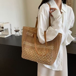 Sac à bandoulière d'été grande capacité en paille tressée avec doublure en polyester et fermeture éclair, fabrication OEM en gros, Peige Chine - Product Image 3