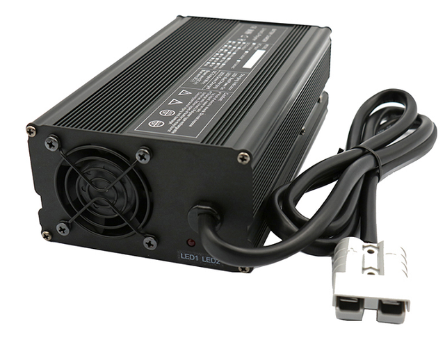 220V 24Vdc 20 Amp 24 Volt Cleaning Machine LiFePO4 29.2V 24V 20A Battery Charger