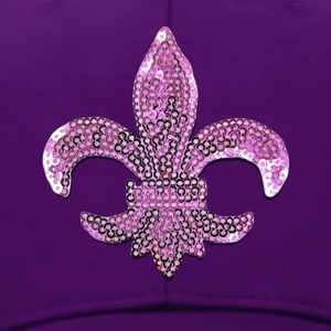 หมวกแก๊ปผ้าฝ้าย100% 6แผงสำหรับทุกเพศพร้อมไอคอน Fleur-de-Lis สีชมพูและรายละเอียดเลื่อมฝาปิดโลหะสไตล์สตรีท - Product Image 1