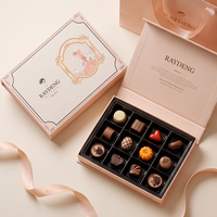 Boîte d'emballage de chocolat vide personnalisée en gros, boîte cadeau rigide de luxe imprimée couleur pastel pour les faveurs de mariage et les bonbons de fête