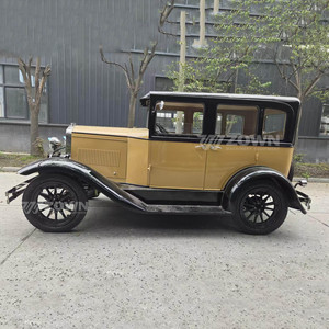 Voiture électrique rétro à carrosserie fermée, idéale pour les expositions et les tournages de films - Product Image 1