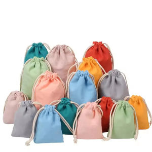 Petite pochette en tissu de coton toile cadeau recyclé avec logo personnalisé sac à cordon de serrage portable avec sérigraphie - Product Image 1