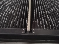 Cortadora Láser de Fibra de Alta Rigidez para Placas de Acero Gruesas con Mesa Transportadora, Máquina Láser de Fibra Tipo Pórtico