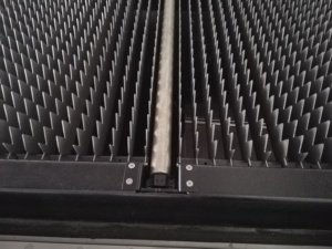 Découpeuse laser à <span class=keywords><strong>fibre</strong></span> à haute rigidité pour plaques d'acier épaisses avec table <span class=keywords><strong>de</strong></span> convoyage, machine laser à <span class=keywords><strong>fibre</strong></span> <span class=keywords><strong>de</strong></span> type portique - Product Image 5