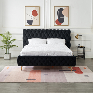 Cabecero <span class=keywords><strong>de</strong></span> tela <span class=keywords><strong>de</strong></span> terciopelo negro <span class=keywords><strong>grande</strong></span> popular y elegante <span class=keywords><strong>de</strong></span> lujo y Marco <span class=keywords><strong>de</strong></span> tablero <span class=keywords><strong>de</strong></span> <span class=keywords><strong>pie</strong></span> cama doble tapizada tamaño Queen King - Product Image 1
