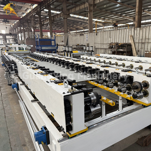 Ligne de production automatique de panneaux sandwich en PU pour maisons préfabriquées - Product Image 3
