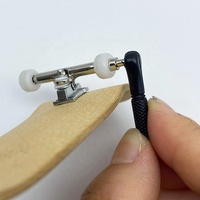 Nouveau kit d'outils pour fingerboard en plastique noir et acier, avec vis, écrous et tournevis