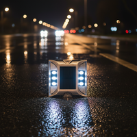 Prix de gros de l'usine étanche IP68 led stroboscopique voyant d'avertissement solaire route goujon clignotant lumière goujon platelage lampes solaires