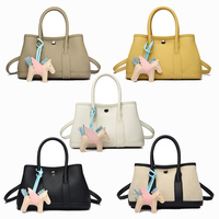 Sac à main en PU pour femme, style mini sac de jardin, avec fermoir et poignée supérieure, orné d'un charm cheval mignon, sac bandoulière décontracté