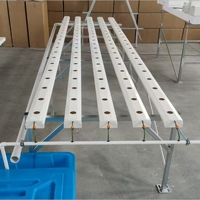 Tuyau de canalisation NFT en PVC de qualité alimentaire durable avec pompe automatique pour système hydroponique vertical NFT professionnel d'agriculture intelligente