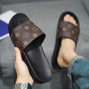 Claquettes de plage pour hommes de haute qualité, personnalisables avec logo, rehaussantes, à une bride, tendance, pour l'extérieur - Product Image 1