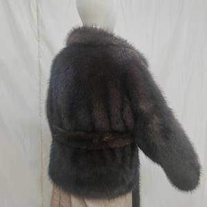 เสื้อโค้ทขนเฟอร์เทียมแบบกลับด้านได้สำหรับผู้หญิง ทรงสวยหรู ความยาวปกติ สไตล์ลำลอง สำหรับฤดูใบไม้ร่วงและฤดูหนาว อุ่นสบาย ทอหนา สีไล่ระดับ สไตล์เกาหลี - Product Image 4