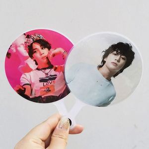 พัดพลาสติกใสแบบมีรูปภาพพิมพ์ลายโฮโลแกรมสไตล์เคป๊อปขนาดเล็ก - Product Image 2