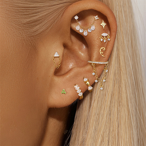 Gaby ASTM F136 Titanium Internal Thread Helix Lip Ring Flower Cartilage Stud Zircon <b>Piercing</b> Jewelry - Product Image 6
