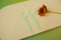 Cure-dents à fil dentaire macromoléculaire vert menthe avec manche antidérapant, boîte de rangement portable de couleur assortie, nettoyage buccal jetable