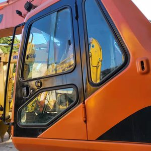 Excavatrice sur chenilles d'occasion DOOSAN DH420LC, modèle 2017, 42 tonnes, moteur et pompe, équipement de construction - Product Image 4