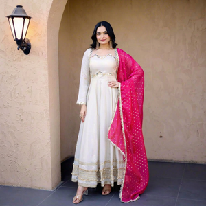 Dhwaja Export – Nouvelle tenue Anarkali moderne en soie pour femme, prête à porter, avec broderies et ornements miroir, idéale pour les mariages et toutes les saisons - Product Image 1