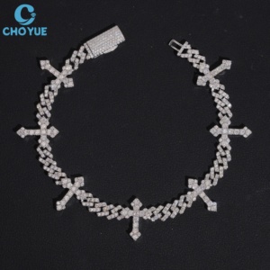 สร้อยคอเงินชุบทอง 18K แบบ Cuban Chain  วิบวับ ทนทานต่อการเปลี่ยนสี พร้อมจี้รูปกางเขนประดับเพชรโมอิสซาไนต์  สร้อยข้อมือแบบโซ่  เครื่องประดับฮิปฮอปสำหรับทุกเพศ - Product Image 1