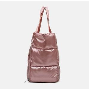 <span class=keywords><strong>Sac</strong></span> <span class=keywords><strong>de</strong></span> <span class=keywords><strong>sport</strong></span> pour femme personnalisable, imperméable, durable, respirant, <span class=keywords><strong>sac</strong></span> à bandoulière pour la natation, le yoga, les loisirs, les voyages, le <span class=keywords><strong>golf</strong></span> - Product Image 4