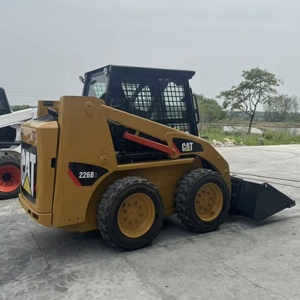 Chargeuse compacte sur pneus Caterpillar 226B3 d'occasion, 2,64 tonnes, pour travaux agricoles et municipaux - Product Image 4