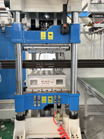 Automatische drie-stations thermoformmachine voor PET clamshell voedsel- en fruitverpakkingen, hoge efficiëntie en zeer goede vormgeving