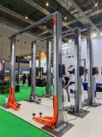 CE Onaylı 1.8m 4 Tonluk Oto Araç Kaldırıcı Garaj Hidrolik İki Kolonlu Tasarım Elektrikli Tahrikli İkiz Kolon Araç Lifti