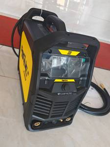 <span class=keywords><strong>ESAB</strong></span> Rogue ET 230iP AC/DC – Nouvelle machine à souder à l'arc et découpeur plasma portable à onduleur <span class=keywords><strong>200A</strong></span> - Product Image 2