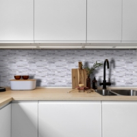 Produit promotionnel : Bande de carreaux composites en PVC et aluminium, motif marbre blanc et argenté, autocollants à peler et coller