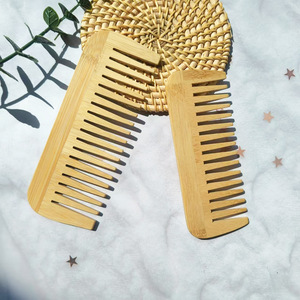 Peigne en bois de bambou à dents larges Portable pour la maison à la mode <span class=keywords><strong>poux</strong></span> cuir chevelu Massage outil de coiffure usine Offre Spéciale coiffure - Product Image 2