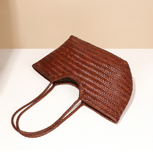 <span class=keywords><strong>Bolso</strong></span> Tote de <span class=keywords><strong>Cuero</strong></span> Vacuno Auténtico, Tejido, Gran Capacidad, <span class=keywords><strong>Bolso</strong></span> de Mano de <span class=keywords><strong>Cuero</strong></span> Vacuno <span class=keywords><strong>Trenzado</strong></span> para Mujer - Product Image 4