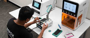 Solution laser UV à lumière froide REFOX 2026 pour la séparation du verre arrière des téléphones mobiles et les applications <span class=keywords><strong>de</strong></span> réparation <span class=keywords><strong>de</strong></span> précision - Product Image 2