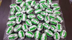 Derniers porte-clés créatifs Ballon de rugby Porte-clés en caoutchouc Crochet pour clés-sacs et kit - Product Image 6