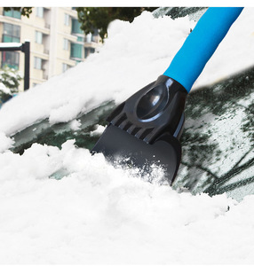 Grattoir à <span class=keywords><strong>glace</strong></span> portable d'hiver pour véhicule automobile Outils à main en plastique Pelle à neige Brosse à neige pour <span class=keywords><strong>pare</strong></span>-<span class=keywords><strong>brise</strong></span> de voiture Pelle à neige - Product Image 3