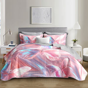 Ensemble de couette matelassé imprimé numérique rose perle irisé-Literie en polyester scintillant 3 pièces avec 2 taies d'oreiller - Product Image 1