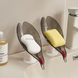 Пластиковая мыльница с красной короной - Product Image 3