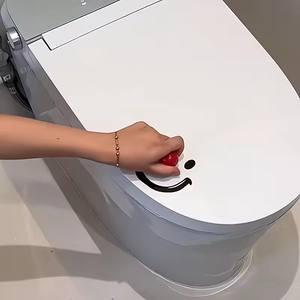 Lève-couvercle de toilettes écologique de style contemporain en ABS avec film UV, en forme de boule souriante, pour salle de bain - Product Image 2