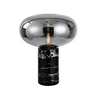 Lampu Meja Marmer dengan Kap Lampu Bola Kaca, Desain Minimalis Postmodern, Produk Baru Gaya Mewah Ringan untuk Dekorasi Kamar Tidur dan Ruang Tamu