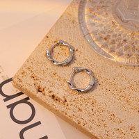 Koreanische Version Mode neue Kreis Ohr schnalle Nische Design fortschritt liche kalte Wind Edelstahl Twist Twist alles Ohrring
