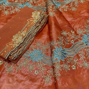 Tissu en Dentelle Nigériane <span class=keywords><strong>Mariage</strong></span> Nuptial Brodé Haut de Gamme Large <span class=keywords><strong>Bazin</strong></span> Coton Qualité Supérieure 7060 Largeur 160cm - Product Image 6