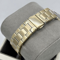Montre chronographe de luxe pour femmes MKOriginals en acier inoxydable doré, avec lunette pavée de cristaux, aiguilles, étanche, fermoir pliant