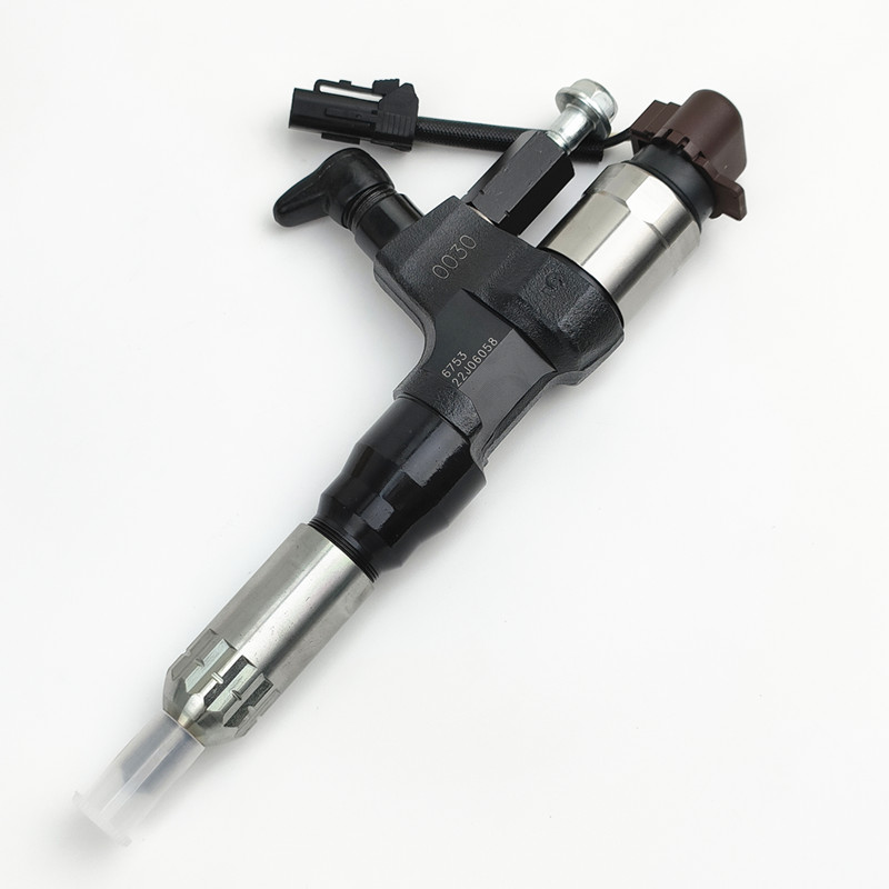 High Quality Common Rail Injector 095000-6753 Diesel Injector 23670-E0030 for HINO J08E