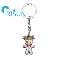 Porte-clés en émail personnalisé en gros, thème Halloween effrayant, squelette voodoo, porte-clés en métal, poupée voodoo, cœur rouge, porte-clés en émail anime